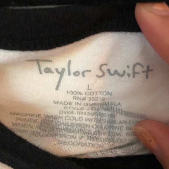 Taylor Swift 1989 Tour Shirt - Picture 3 of 3